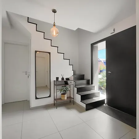 La - Piscine Et Jacuzzi Prive * Sainghin-en-Mélantois