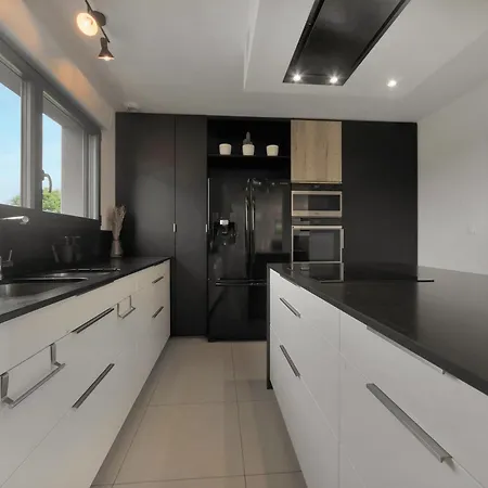 Prázdninový dům La - Piscine Et Jacuzzi Prive *